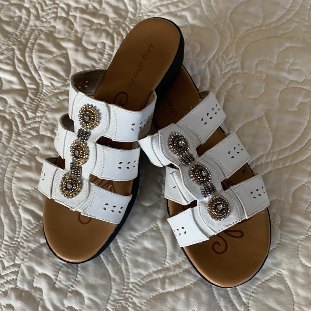 Easy Street Women’s Jeweled Slip On Sandals Size 11W EUC